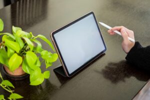 液晶タブレットと板タブレットの比較！どっちを選ぶべき？